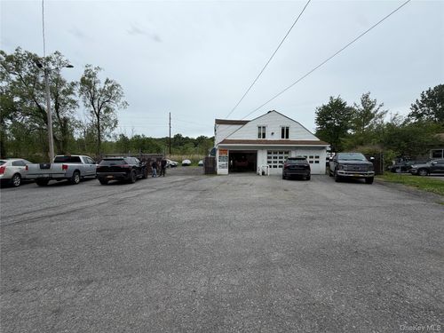 2079 9d, Wappinger, NY, 12590 | Card Image