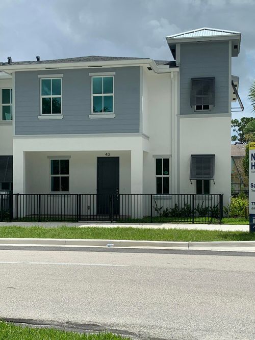 43-747 Se Central Pkwy, Stuart, FL, 34994-3968 | Card Image