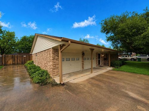 913 Cannan Dr, Angleton, TX, 77515-3307 | Card Image