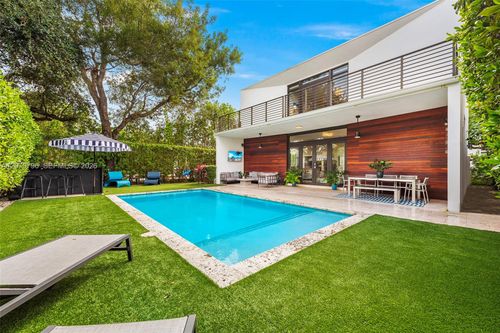 8611 Arboretum Ln, Miami, FL, 33138-3779 | Card Image