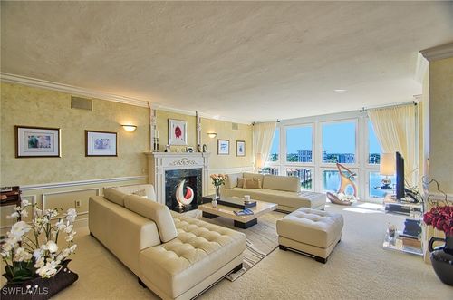 8e-4031 Gulf Shore Blvd N, NAPLES, FL, 34103-2605 | Card Image