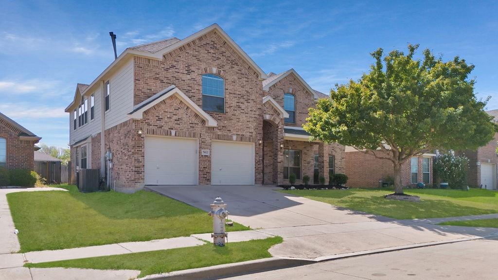 Brekenridge Dr, Fort Worth, TX 76179