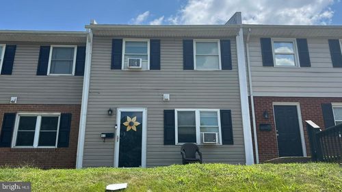 1045 S Main St, Woodstock, VA, 22664-1017 | Card Image