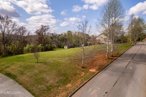 2526 Red Wing Way, Maryville, TN, 37801-0843 | Card Image