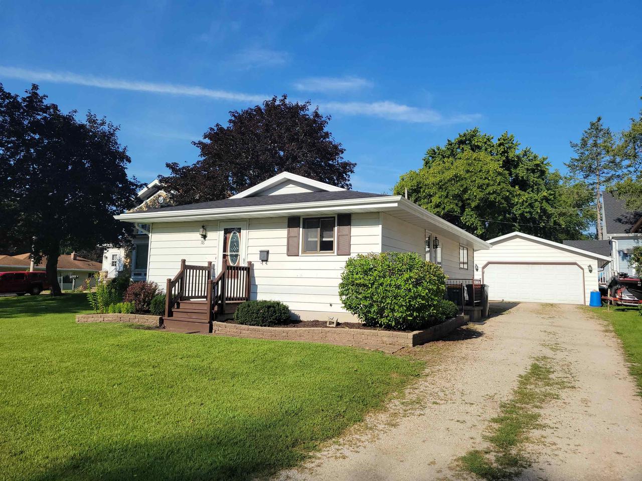 Hickory St, Fond Du Lac, WI 54935