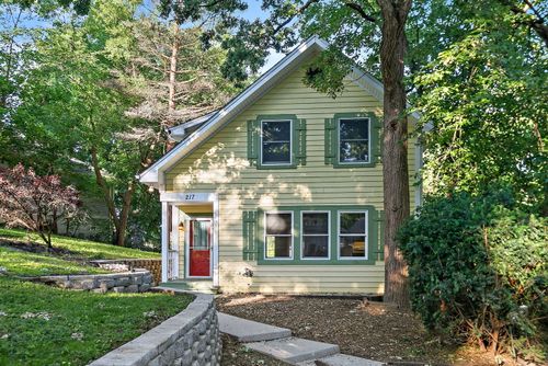217 Hillside Dr, Island Lake, IL, 60042-9498 | Card Image