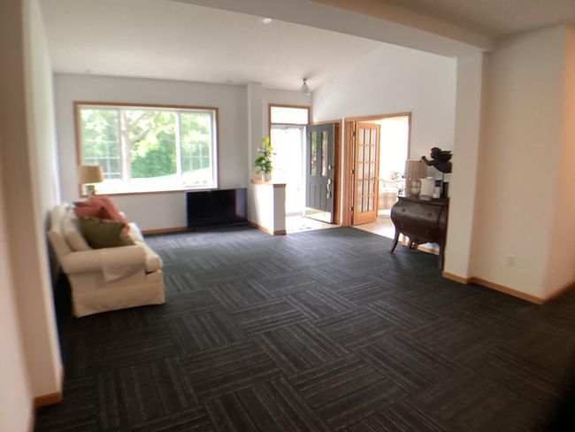 LARGE LIVING ROOM AND DINING AREA | Image 5