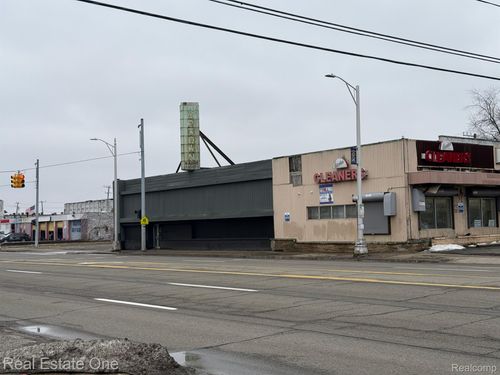 16001 Woodward Ave, Highland Park, MI, 48203-2949 | Card Image