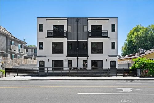 6704 Kester Ave, Van Nuys, CA, 91405-3582 | Card Image