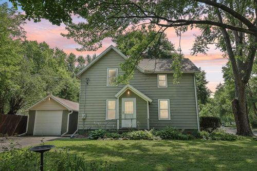 3521 Portage Rd, Madison, WI, 53704-2700 | Card Image