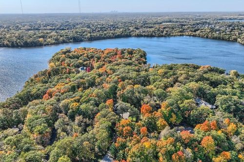 4 W Bay Ln, NORTH OAKS, MN, 55127-2601 | Card Image