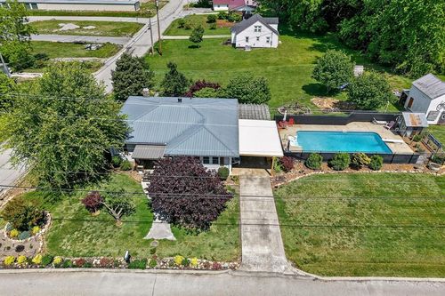 403 Daugherty St, Livingston, TN, 38570-1819 | Card Image