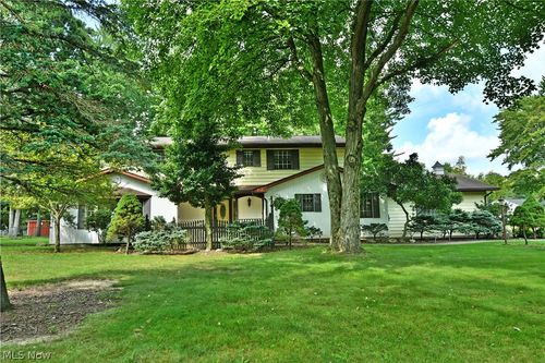 211 Fox Run, Cortland, OH, 44410 | Card Image
