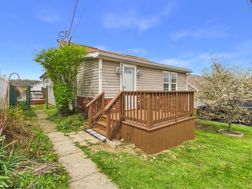 521 Kensington Ave, Star City, WV, 26505-2039 | Card Image