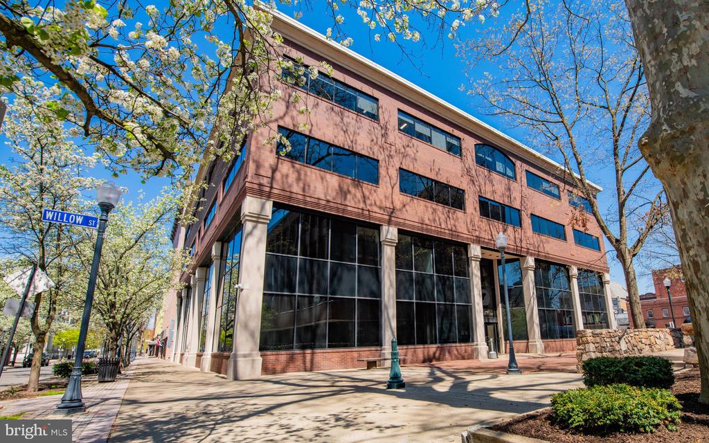330 Pne St, Williamsport, PA 17701-6261