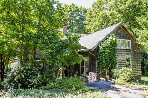51 Dusty Ridge Rd, Putney, VT, 05346-8843 | Card Image
