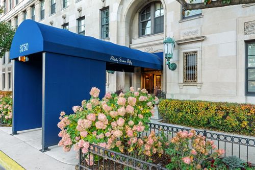 apt-15b-3750 N Lake Shore Dr, Chicago, IL, 60613-4234 | Card Image