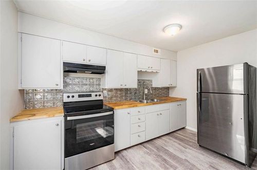 1612 Washington Ave, Kansas City, KS, 66102-2761 | Card Image