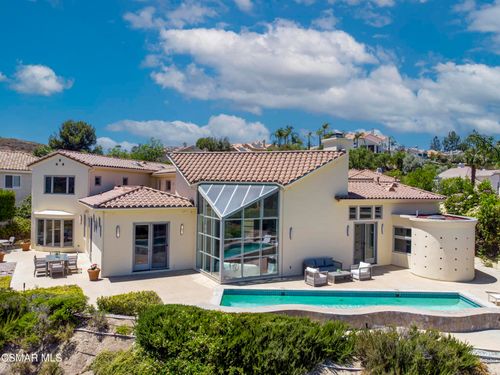 5908 Vista De La Luz, Woodland Hills, CA, 91367 | Card Image
