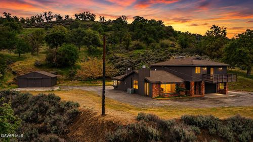 27961 Preakness Dr, Tehachapi, CA, 93561-5563 | Card Image