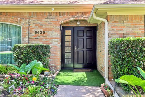 5425 Northmoor Dr, Dallas, TX, 75229-3039 | Card Image