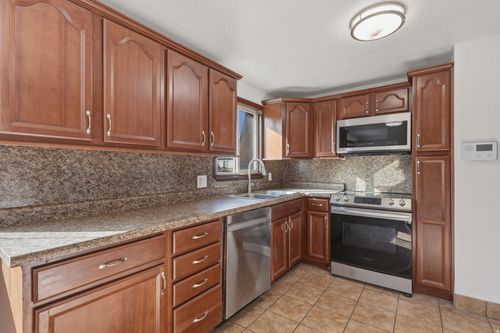 6618 Dixie Dr, West Jordan, UT, 84084-1509 | Card Image