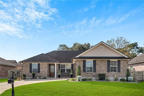 2446 Ave Mont Martre, Terrytown, LA, 70056-8205 | Card Image