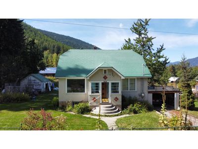 2208 Silver King Rd, House other with 4 bedrooms, 1 bathrooms and null parking in Nelson BC | Image 1