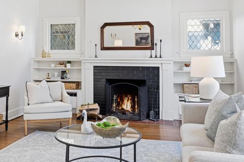 2937 N Summit Avenue, Milwaukee, WI, 53211 | Card Image