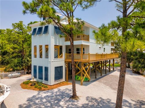 500 Lemoyne Dr, Dauphin Island, AL, 36528-4404 | Card Image