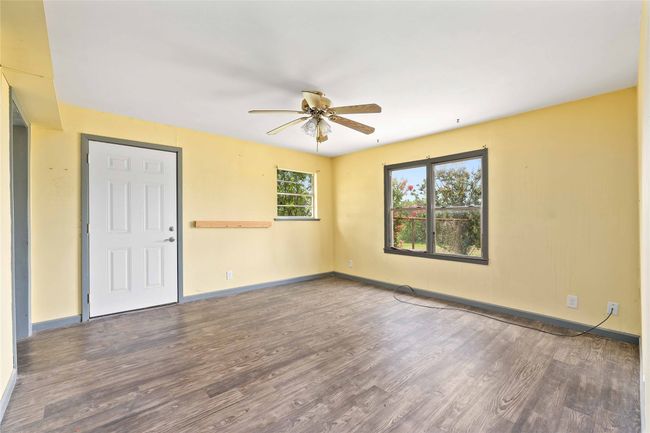 1101 W Hall St, House other with 3 bedrooms, 2 bathrooms and null parking in Bangs TX | Image 16