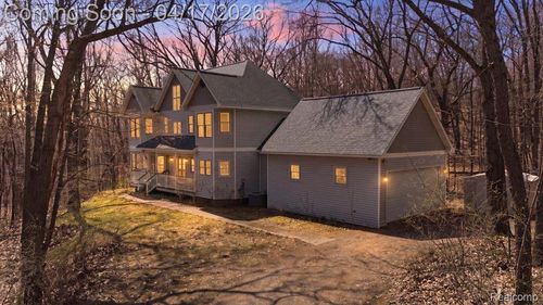 2222 S Hickory Ridge Trl, Milford, MI, 48380-4443 | Card Image