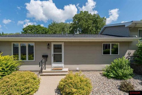152 Stoltzman Rd, Mankato, MN, 56001-2580 | Card Image