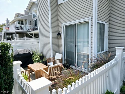 1 Ashley Ct, Bedminster, NJ, 07921-1437 | Card Image