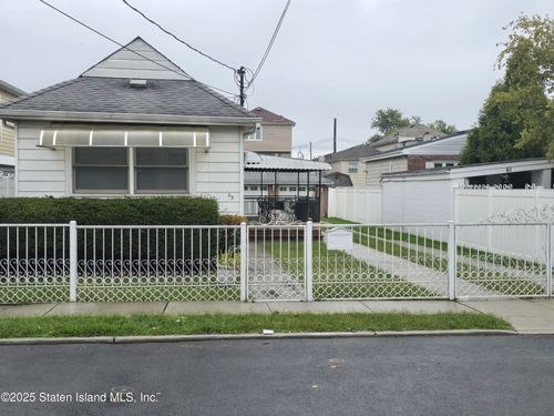 53 Mclaughlin St, Staten Island, NY, 10305-4214 | Card Image