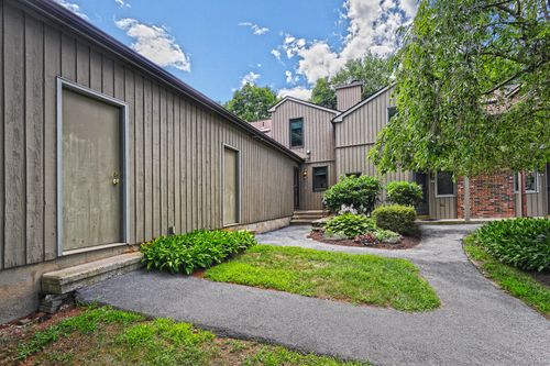 31-31 Far View Cmns, Southbury, CT, 06488-2362 | Card Image