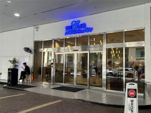 apt-3610-1200 Brickell Bay Dr, Miami, FL, 33131-3273 | Card Image