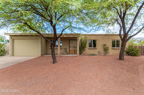 4049 N 4th Ave, Tucson, AZ, 85705-2801 | Card Image