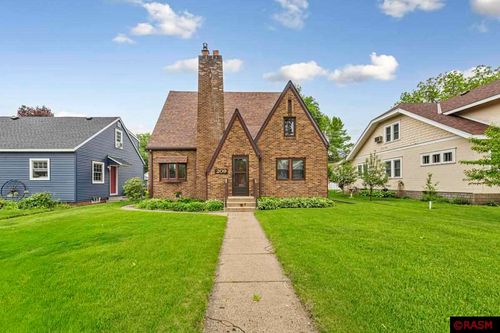 209 E Main St, Arlington, MN, 55307-2186 | Card Image