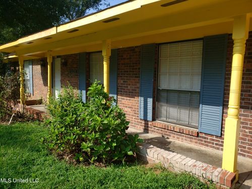 1405 Wooddell Dr, Jackson, MS, 39212-2611 | Card Image