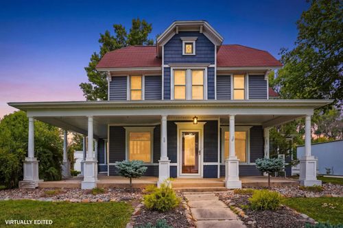 806 E Main St, New Hampton, IA, 50659-1542 | Card Image