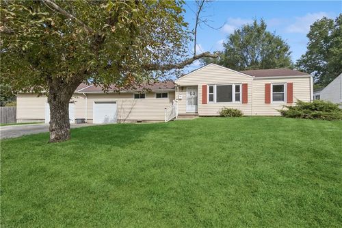 8117 Jarboe St, Kansas City, MO, 64114-2111 | Card Image
