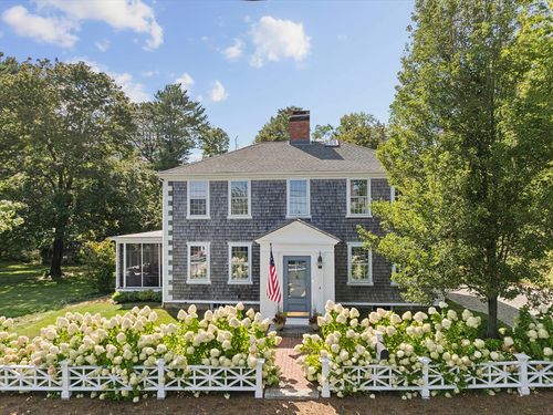 104 Standish St, Duxbury, MA, 02332-5025 | Card Image