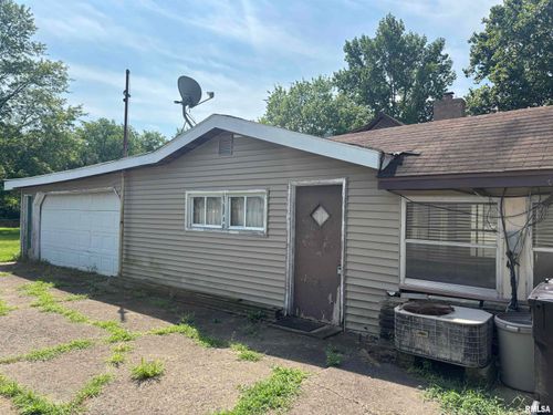 2217 Springfield Rd, East Peoria, IL, 61611-4350 | Card Image