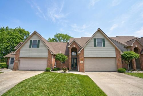 9346 Golfcrest Cir, Davison, MI, 48423-8370 | Card Image
