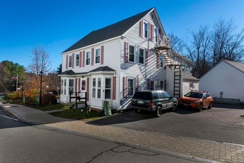 4 Water St, Newmarket, NH, 03857-2076 | Card Image