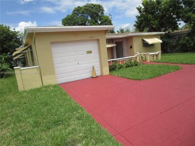 4517 Nw 40th St, House other with 3 bedrooms, 2 bathrooms and null parking in Lauderdale Lakes FL | Image 2