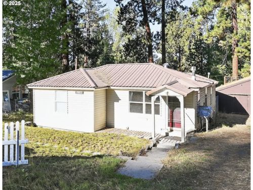 138632 Rhododendron St, Gilchrist, OR, 97737-3252 | Card Image
