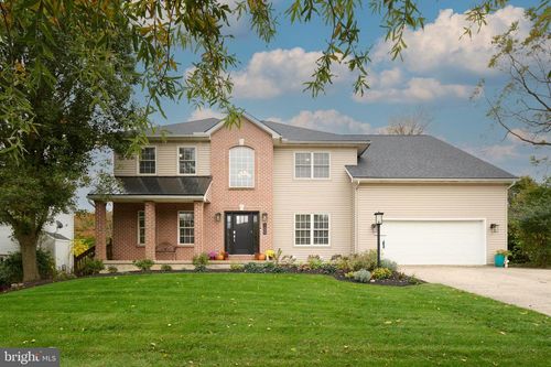 100 Lois Ln, STATE COLLEGE, PA, 16801-2559 | Card Image