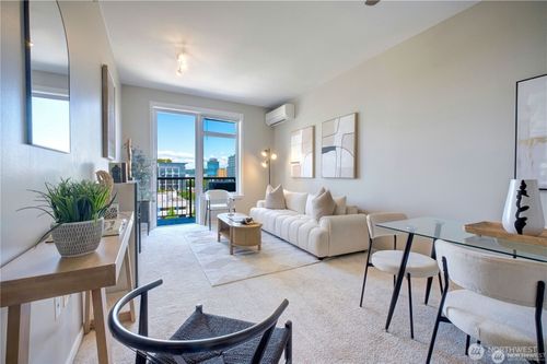 ph06-2721 1st Ave, Seattle, WA, 98121-1143 | Card Image